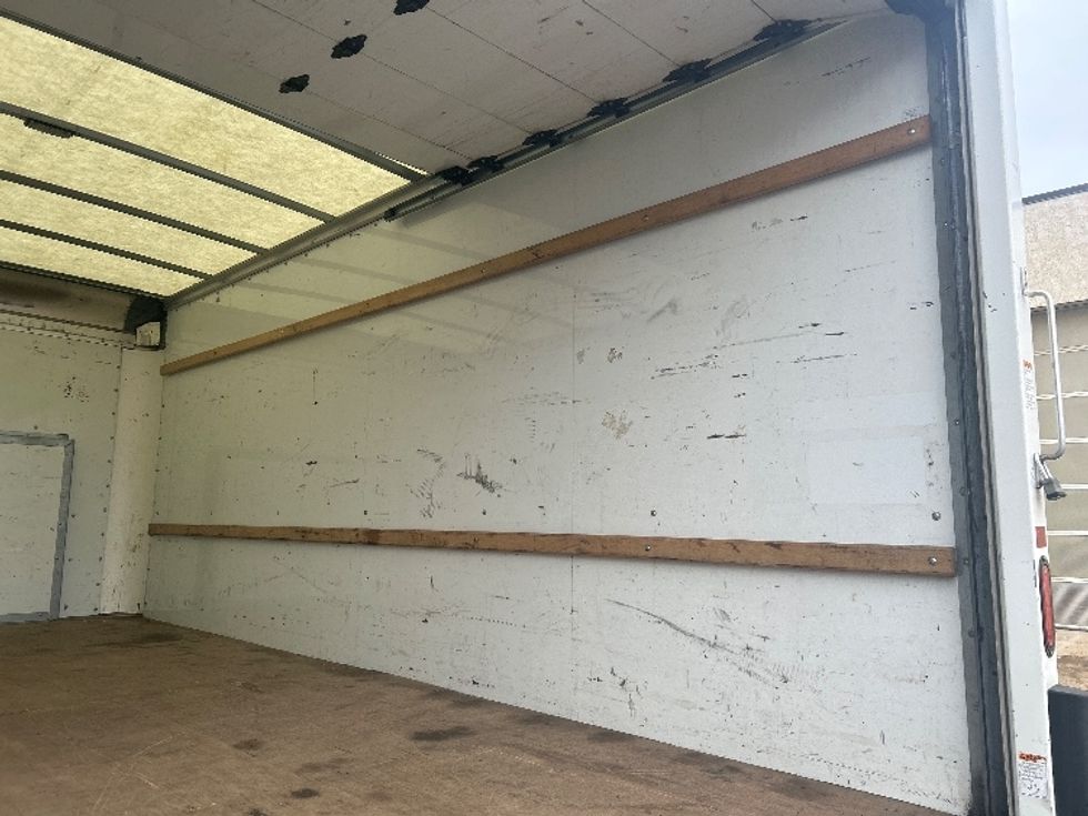 Light Duty Box Truck-Light and Medium Duty Trucks-Ford-2022-E350-Sioux Falls-SD-105,877\n\t\tmiles-$ 29,500 - Image 12