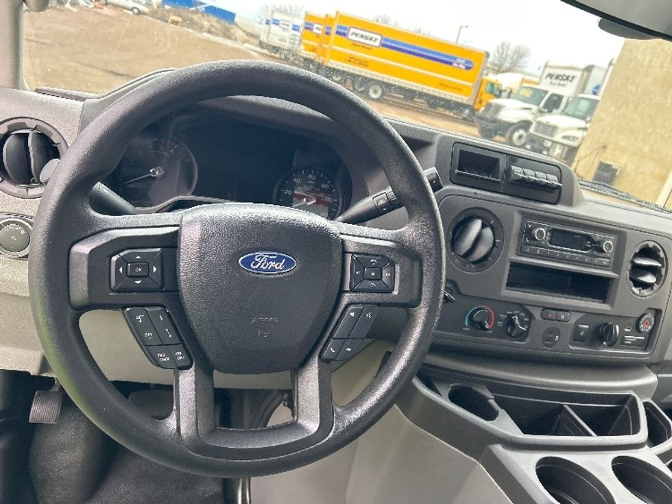 Light Duty Box Truck-Light and Medium Duty Trucks-Ford-2022-E350-Sioux Falls-SD-105,877\n\t\tmiles-$ 29,500 - Image 18