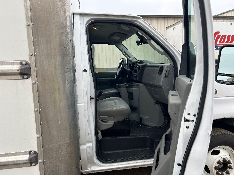 Light Duty Box Truck-Light and Medium Duty Trucks-Ford-2022-E350-Sioux Falls-SD-105,877\n\t\tmiles-$ 29,500 - Image 20