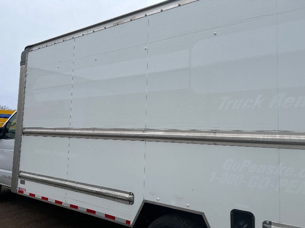 Light Duty Box Truck-Light and Medium Duty Trucks-Ford-2022-E350-Sioux Falls-SD-105,877\n\t\tmiles-$ 29,500 - Image 26