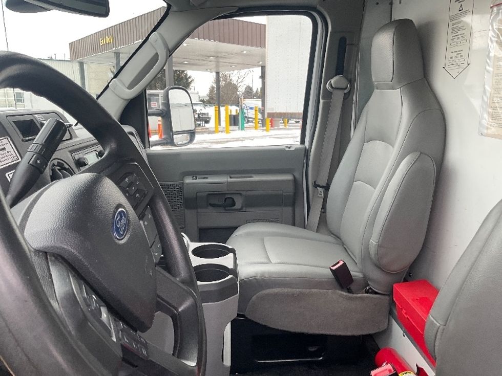 Light Duty Box Truck-Light and Medium Duty Trucks-Ford-2022-E350-South Bend-IN-100,699\n\t\tmiles-$ 29,750 - Image 19