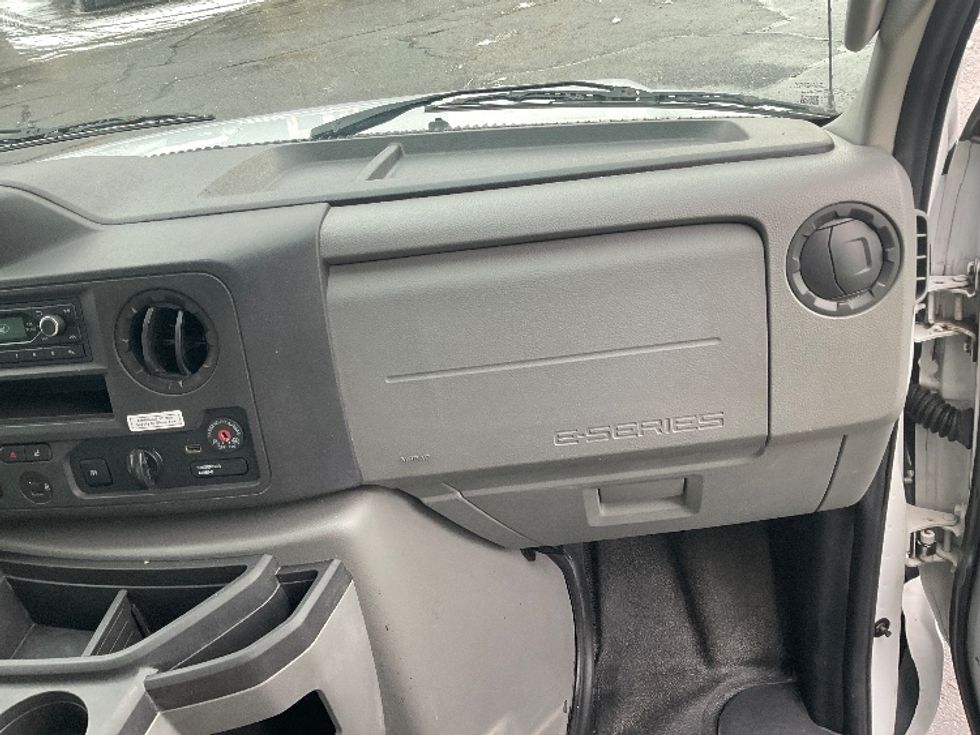 Light Duty Box Truck-Light and Medium Duty Trucks-Ford-2022-E350-South Bend-IN-100,699\n\t\tmiles-$ 29,750 - Image 21