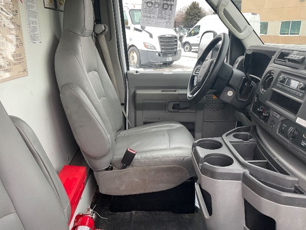 Light Duty Box Truck-Light and Medium Duty Trucks-Ford-2022-E350-South Bend-IN-100,699\n\t\tmiles-$ 29,750 - Image 22