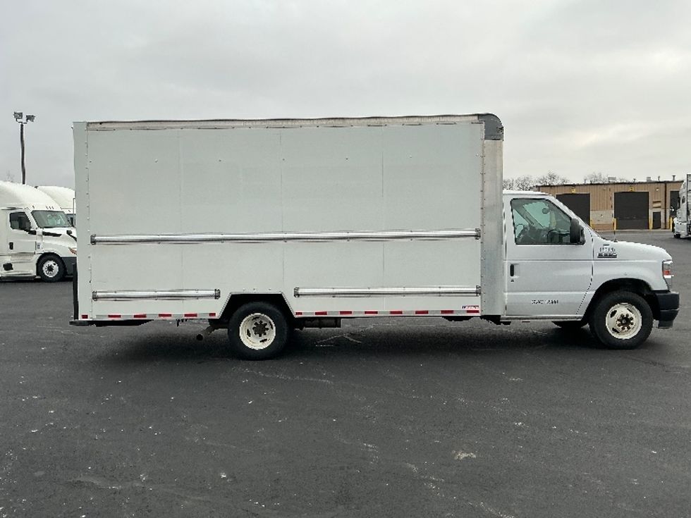 Light Duty Box Truck-Light and Medium Duty Trucks-Ford-2022-E350-South Bend-IN-134,275\n\t\tmiles-$ 24,750 - Image 15