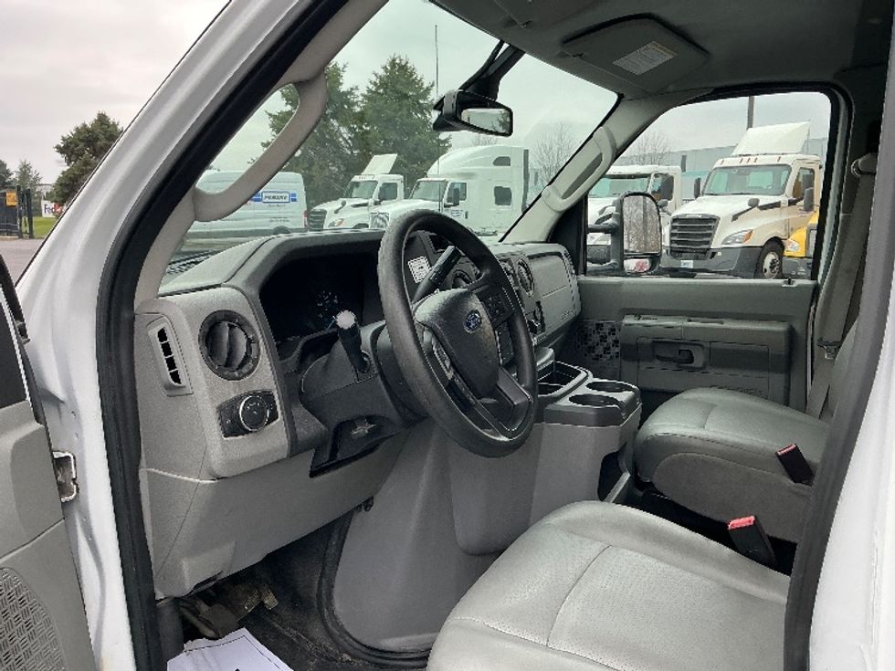 Light Duty Box Truck-Light and Medium Duty Trucks-Ford-2022-E350-South Bend-IN-134,275\n\t\tmiles-$ 24,750 - Image 17