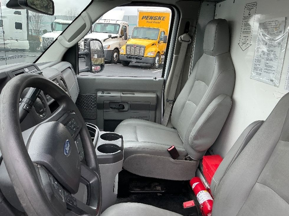 Light Duty Box Truck-Light and Medium Duty Trucks-Ford-2022-E350-South Bend-IN-134,275\n\t\tmiles-$ 24,750 - Image 19