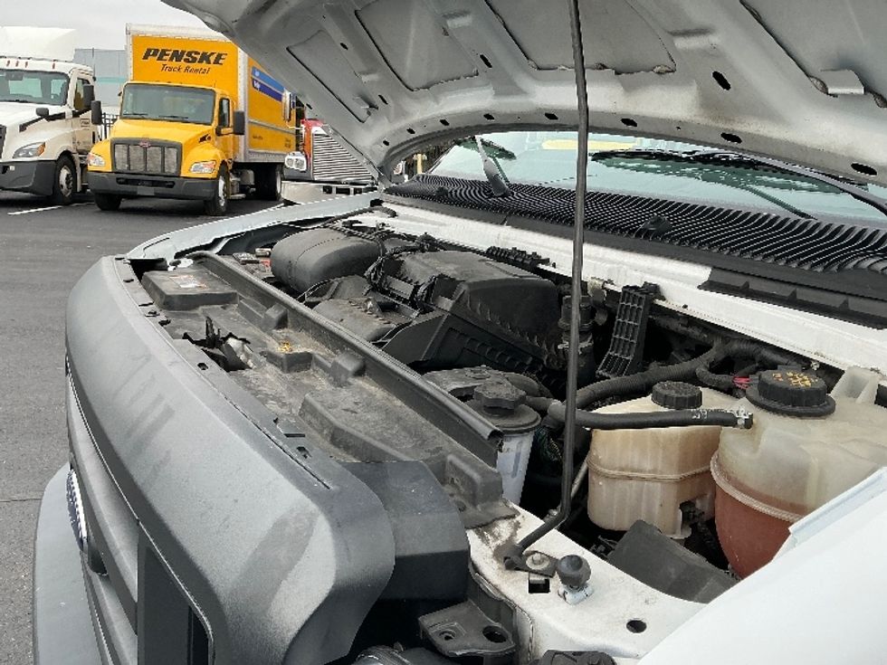 Light Duty Box Truck-Light and Medium Duty Trucks-Ford-2022-E350-South Bend-IN-134,275\n\t\tmiles-$ 24,750 - Image 24