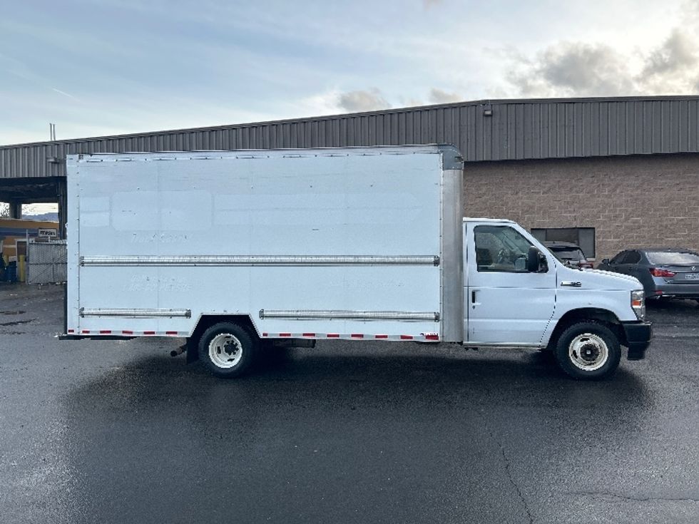 Light Duty Box Truck-Light and Medium Duty Trucks-Ford-2022-E350-Sparks-NV-100,282\n\t\tmiles-$ 32,000 - Image 14