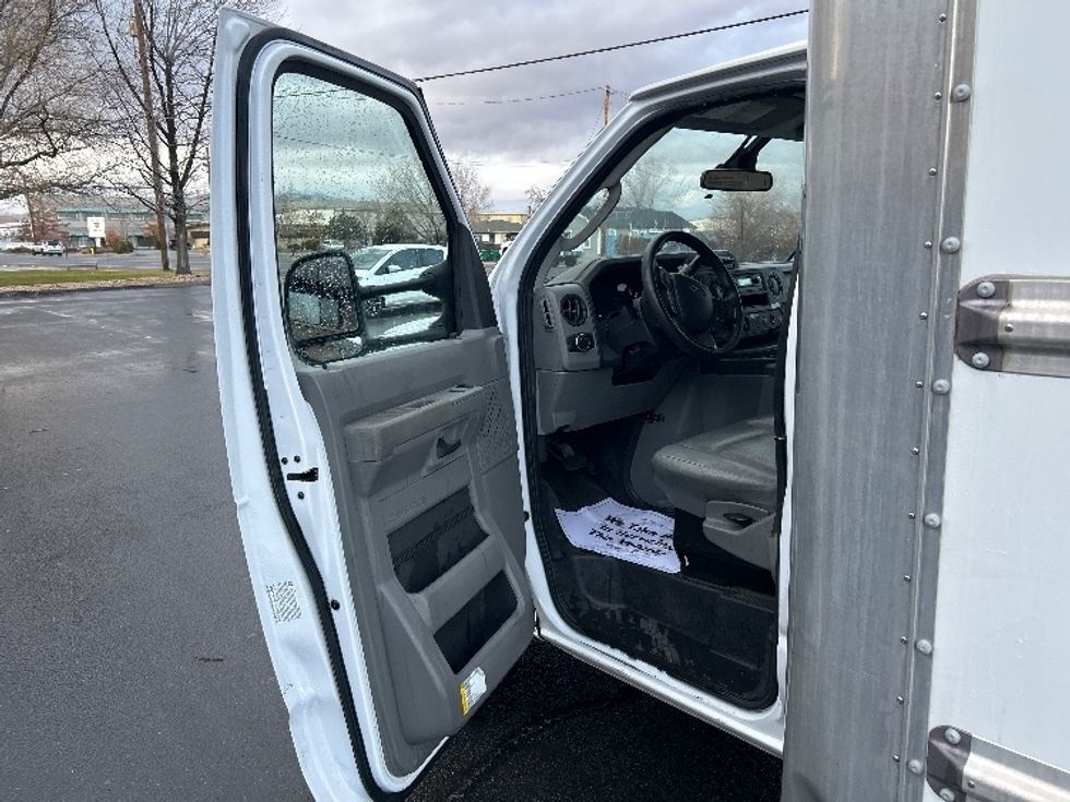 Light Duty Box Truck-Light and Medium Duty Trucks-Ford-2022-E350-Sparks-NV-100,282\n\t\tmiles-$ 32,000 - Image 15