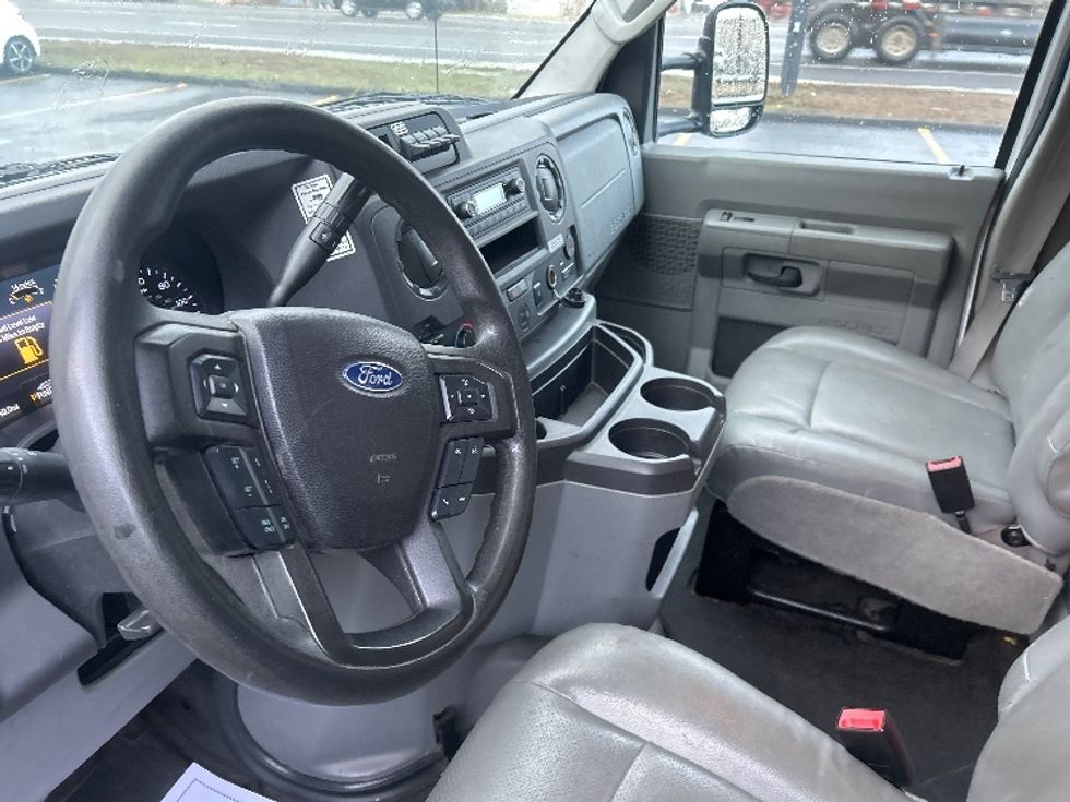 Light Duty Box Truck-Light and Medium Duty Trucks-Ford-2022-E350-Sparks-NV-100,282\n\t\tmiles-$ 32,000 - Image 16