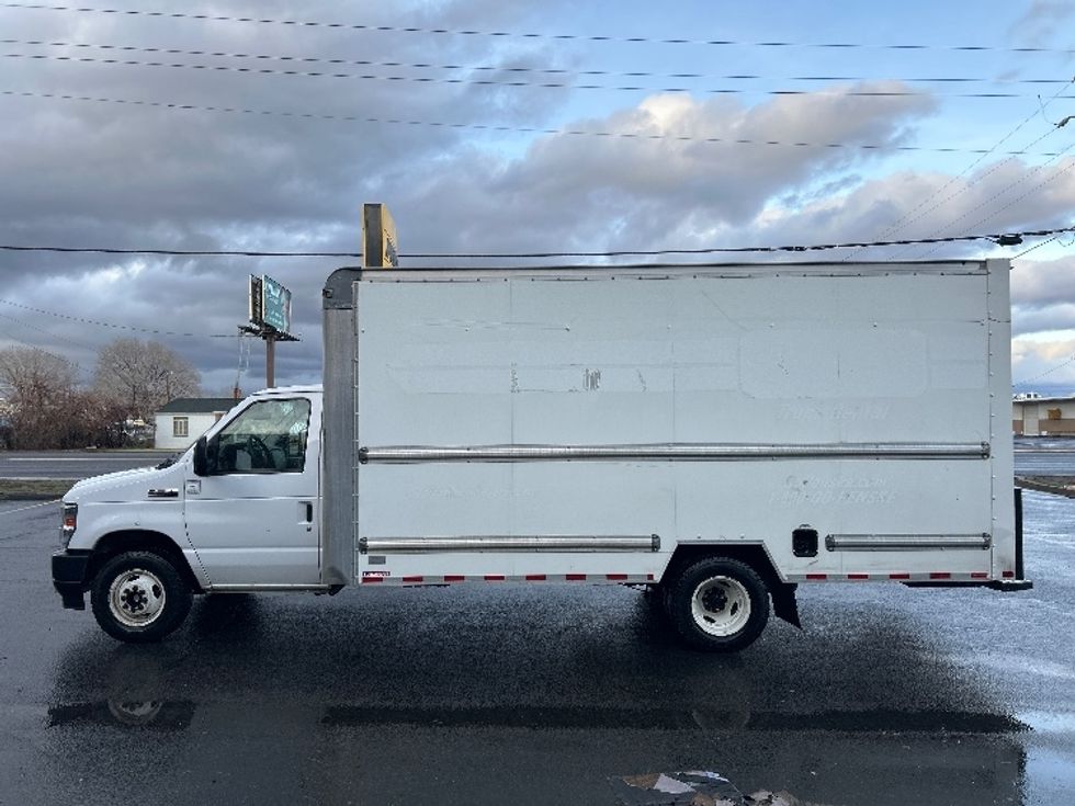 Light Duty Box Truck-Light and Medium Duty Trucks-Ford-2022-E350-Sparks-NV-100,282\n\t\tmiles-$ 32,000 - Image 4