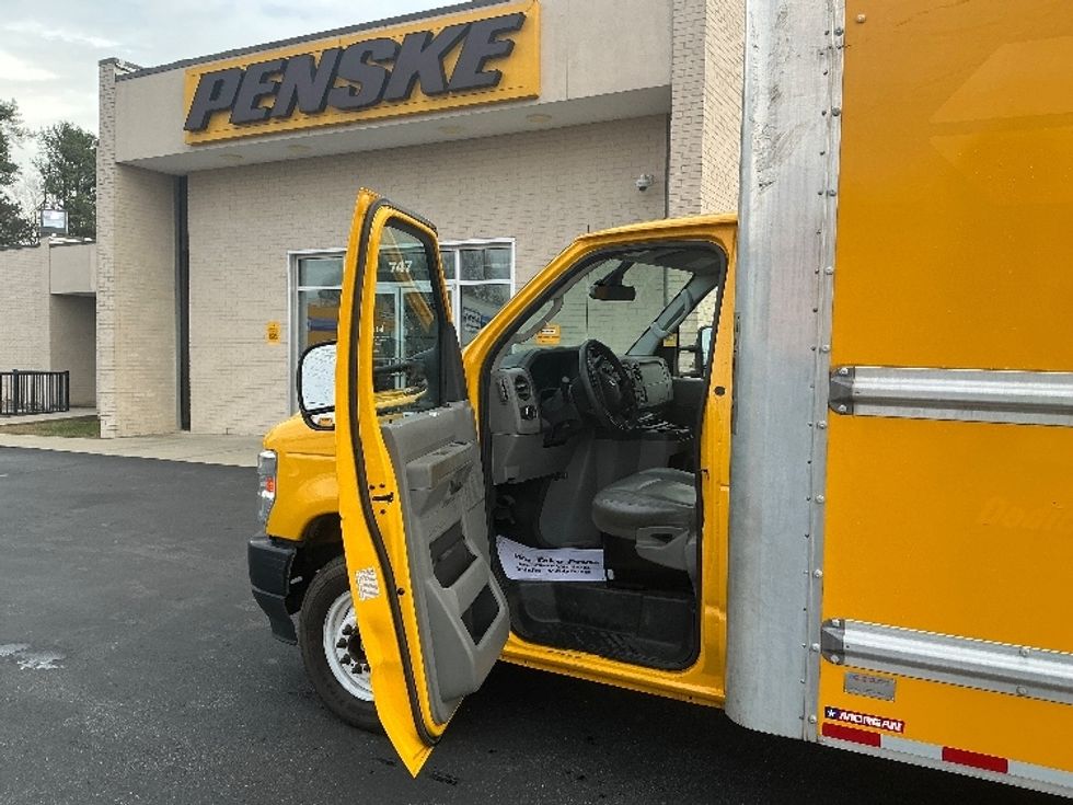 Light Duty Box Truck-Light and Medium Duty Trucks-Ford-2022-E350-Spartanburg-SC-99,760\n\t\tmiles-$ 29,750 - Image 15
