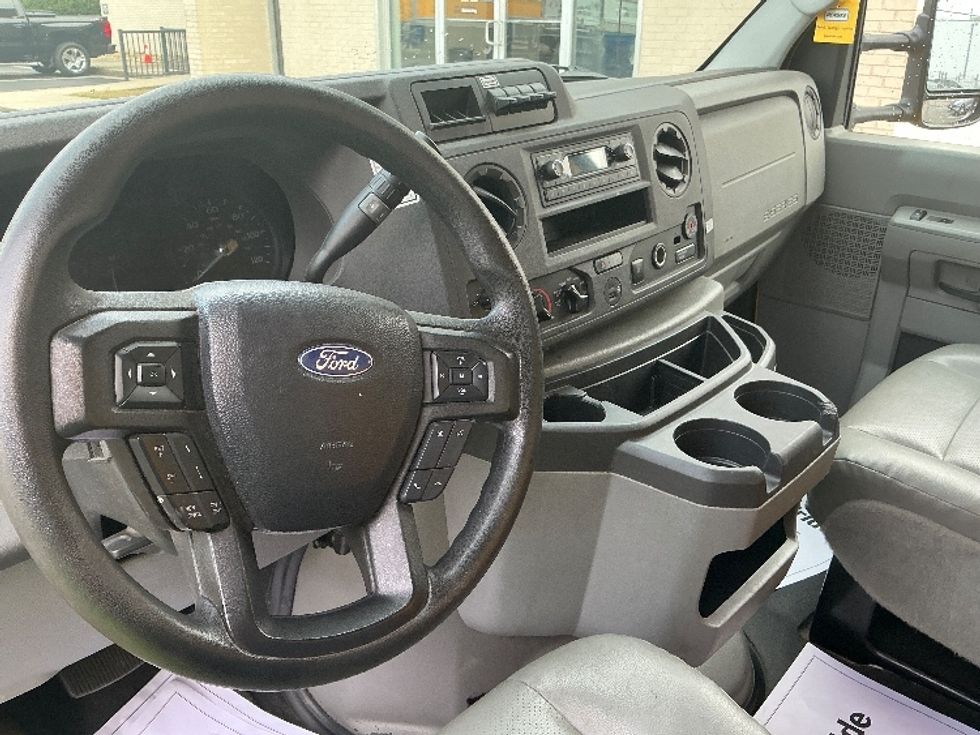 Light Duty Box Truck-Light and Medium Duty Trucks-Ford-2022-E350-Spartanburg-SC-99,760\n\t\tmiles-$ 29,750 - Image 17