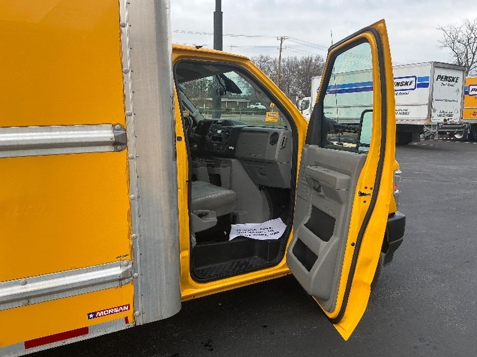 Light Duty Box Truck-Light and Medium Duty Trucks-Ford-2022-E350-Spartanburg-SC-99,760\n\t\tmiles-$ 29,750 - Image 19