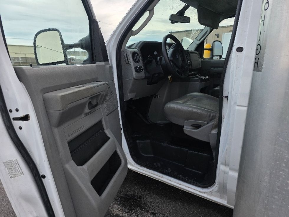 Light Duty Box Truck-Light and Medium Duty Trucks-Ford-2022-E350-Spokane Valley-WA-72,512\n\t\tmiles-$ 35,000 - Image 16