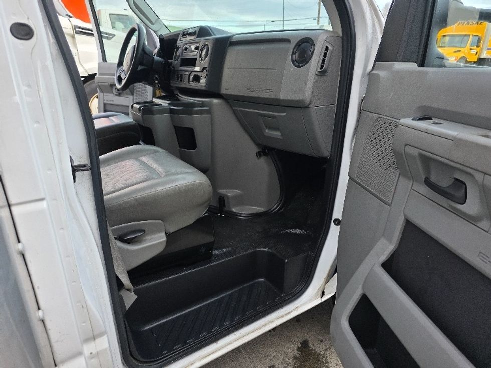 Light Duty Box Truck-Light and Medium Duty Trucks-Ford-2022-E350-Spokane Valley-WA-72,512\n\t\tmiles-$ 35,000 - Image 20