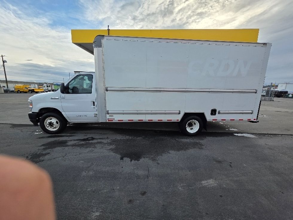 Light Duty Box Truck-Light and Medium Duty Trucks-Ford-2022-E350-Spokane Valley-WA-72,512\n\t\tmiles-$ 35,000 - Image 4