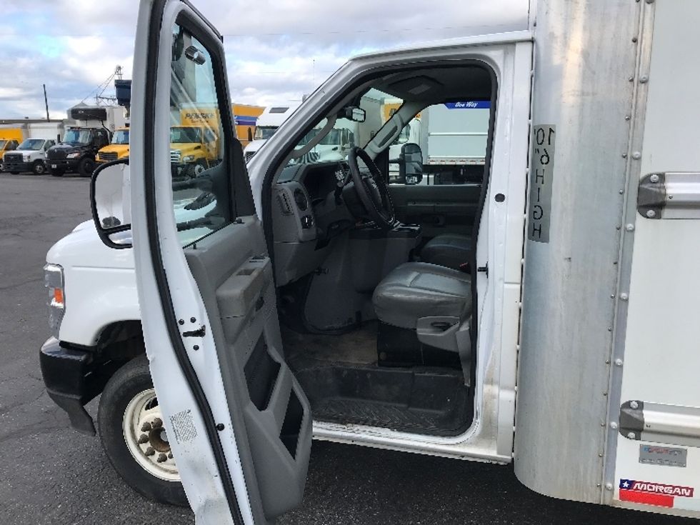 Light Duty Box Truck-Light and Medium Duty Trucks-Ford-2022-E350-Spokane Valley-WA-92,057\n\t\tmiles-$ 33,250 - Image 16