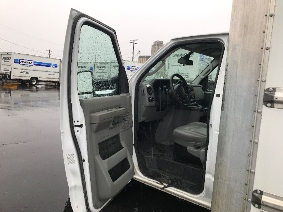 Light Duty Box Truck-Light and Medium Duty Trucks-Ford-2022-E350-Spokane Valley-WA-93,800\n\t\tmiles-$ 33,000 - Image 14