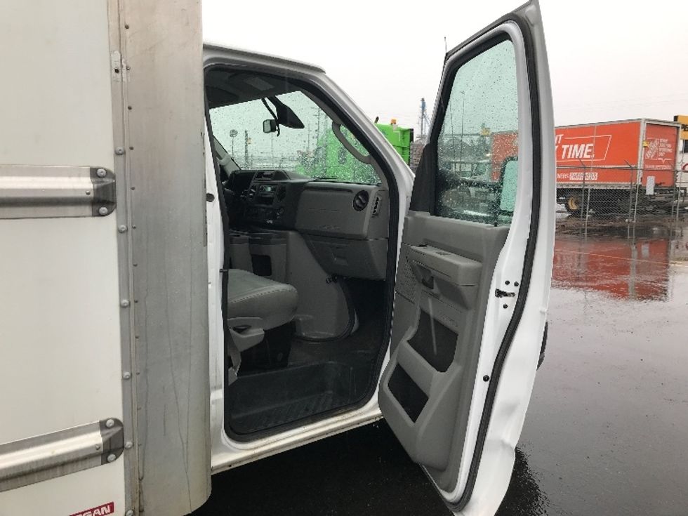 Light Duty Box Truck-Light and Medium Duty Trucks-Ford-2022-E350-Spokane Valley-WA-93,800\n\t\tmiles-$ 33,000 - Image 18