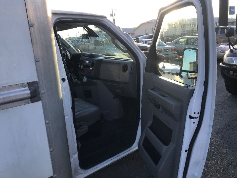 Light Duty Box Truck-Light and Medium Duty Trucks-Ford-2022-E350-Spokane Valley-WA-97,823\n\t\tmiles-$ 32,500 - Image 20
