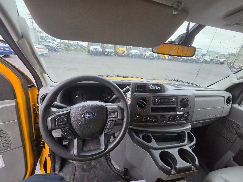 Light Duty Box Truck-Light and Medium Duty Trucks-Ford-2022-E350-Springfield-MA-144,721\n\t\tmiles-$ 20,250 - Image 18