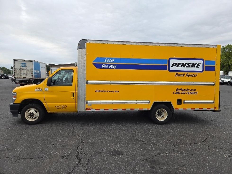 Light Duty Box Truck-Light and Medium Duty Trucks-Ford-2022-E350-Springfield-MA-144,721\n\t\tmiles-$ 20,250 - Image 4