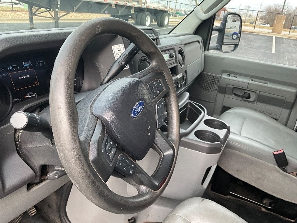 Light Duty Box Truck-Light and Medium Duty Trucks-Ford-2022-E350-Springfield-MO-102,717\n\t\tmiles-$ 30,000 - Image 15