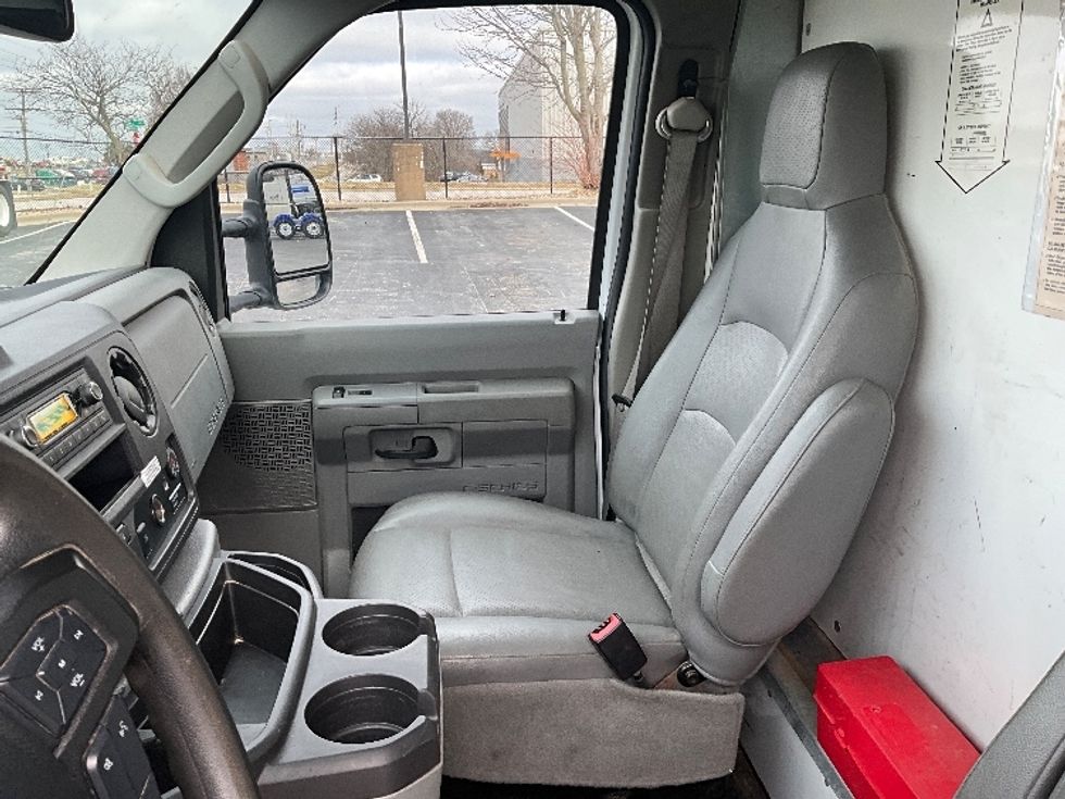 Light Duty Box Truck-Light and Medium Duty Trucks-Ford-2022-E350-Springfield-MO-102,717\n\t\tmiles-$ 30,000 - Image 17