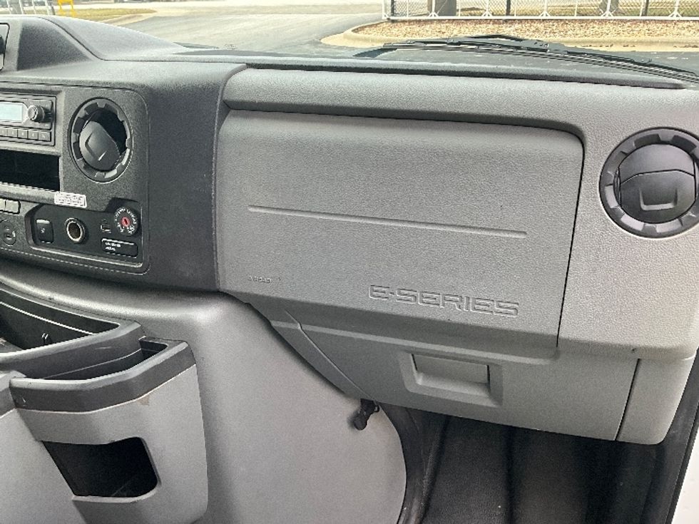 Light Duty Box Truck-Light and Medium Duty Trucks-Ford-2022-E350-Springfield-MO-102,717\n\t\tmiles-$ 30,000 - Image 19