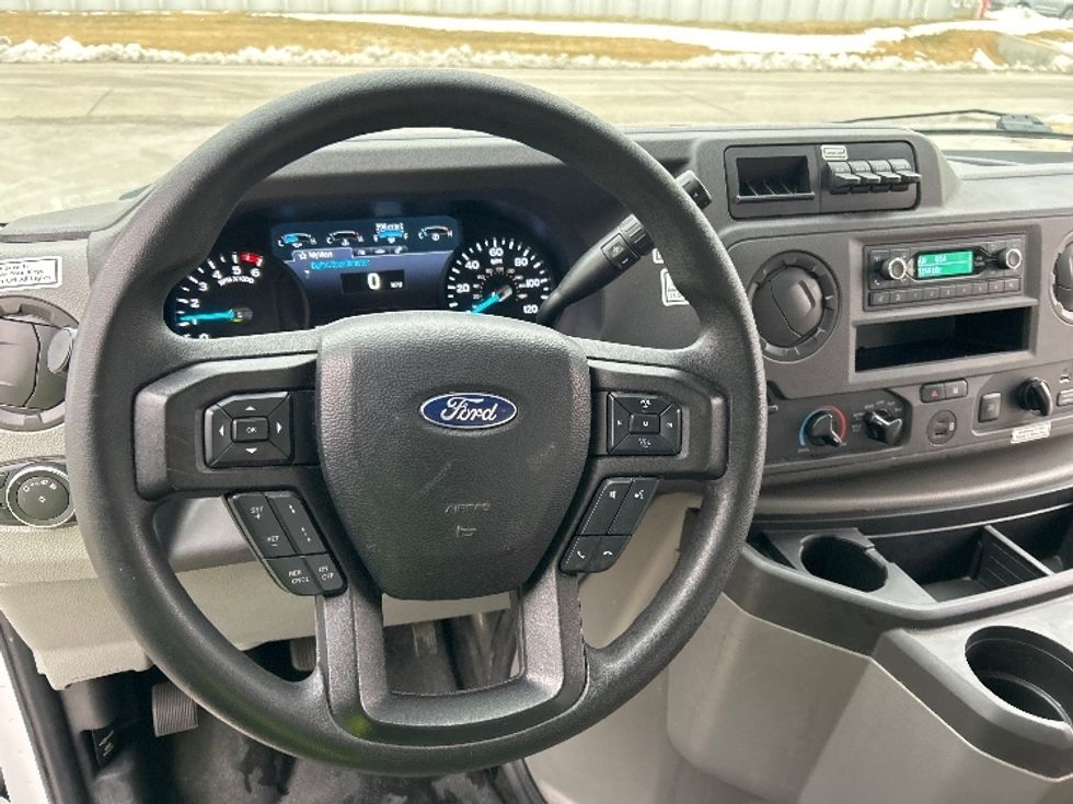 Light Duty Box Truck-Light and Medium Duty Trucks-Ford-2022-E350-Springfield-MO-104,303\n\t\tmiles-$ 29,750 - Image 18