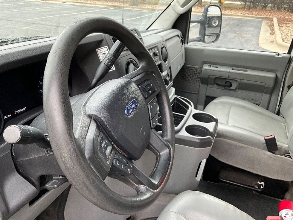Light Duty Box Truck-Light and Medium Duty Trucks-Ford-2022-E350-Springfield-MO-104,716\n\t\tmiles-$ 29,750 - Image 15