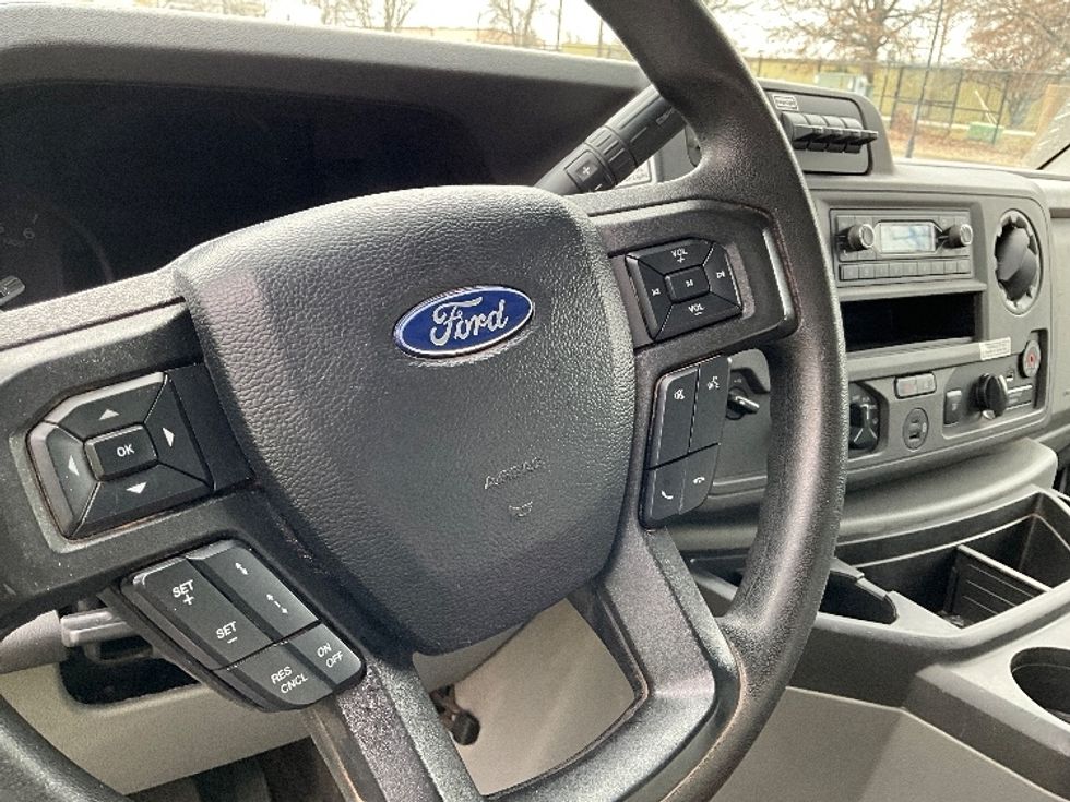 Light Duty Box Truck-Light and Medium Duty Trucks-Ford-2022-E350-Springfield-MO-104,716\n\t\tmiles-$ 29,750 - Image 16