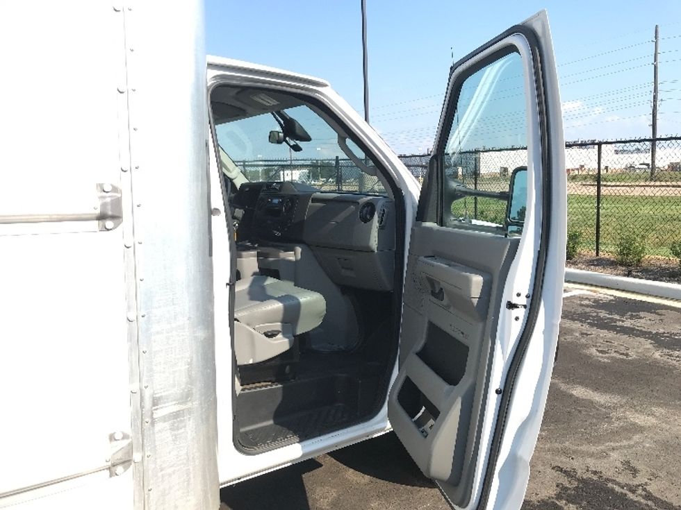 Light Duty Box Truck-Light and Medium Duty Trucks-Ford-2022-E350-Springfield-MO-120,764\n\t\tmiles-$ 27,000 - Image 20