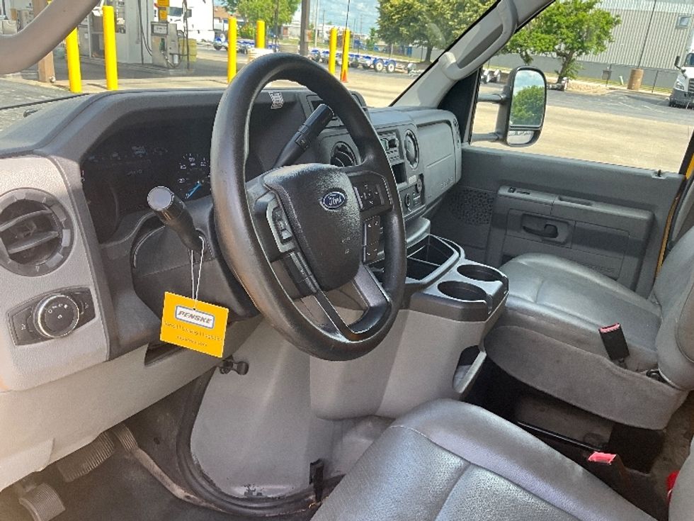 Light Duty Box Truck-Light and Medium Duty Trucks-Ford-2022-E350-Springfield-MO-126,496\n\t\tmiles-$ 25,500 - Image 16