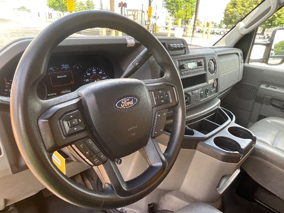 Light Duty Box Truck-Light and Medium Duty Trucks-Ford-2022-E350-Springfield-MO-126,496\n\t\tmiles-$ 25,500 - Image 17
