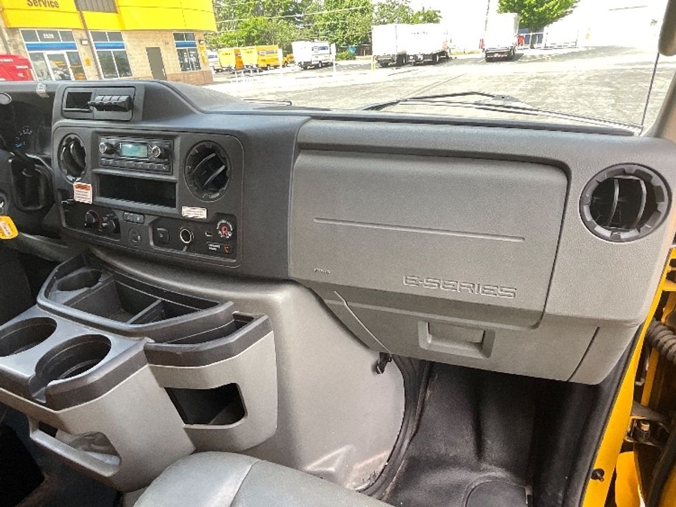 Light Duty Box Truck-Light and Medium Duty Trucks-Ford-2022-E350-Springfield-MO-126,496\n\t\tmiles-$ 25,500 - Image 20