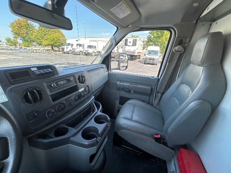 Light Duty Box Truck-Light and Medium Duty Trucks-Ford-2022-E350-Springfield-MO-168,984\n\t\tmiles-$ 20,000 - Image 19