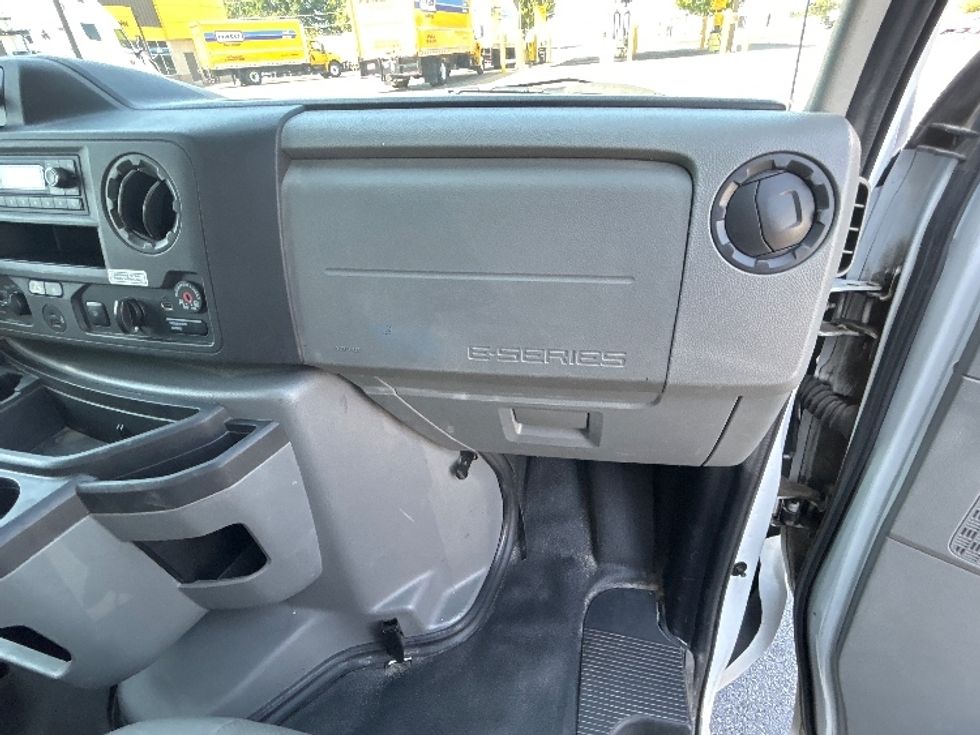 Light Duty Box Truck-Light and Medium Duty Trucks-Ford-2022-E350-Springfield-MO-168,984\n\t\tmiles-$ 20,000 - Image 21