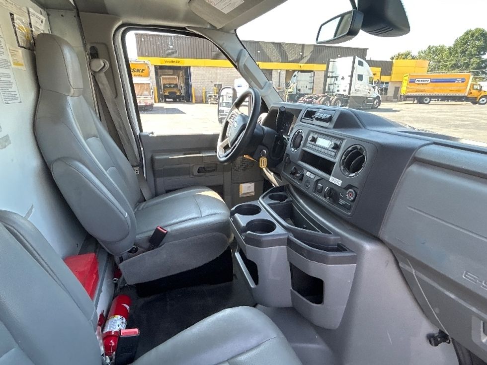 Light Duty Box Truck-Light and Medium Duty Trucks-Ford-2022-E350-Springfield-MO-168,984\n\t\tmiles-$ 20,000 - Image 22