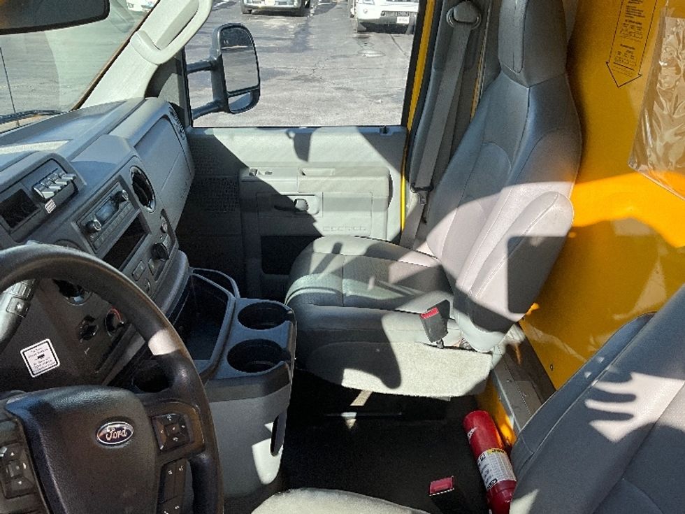 Light Duty Box Truck-Light and Medium Duty Trucks-Ford-2022-E350-Springfield-MO-97,349\n\t\tmiles-$ 11,500 - Image 13