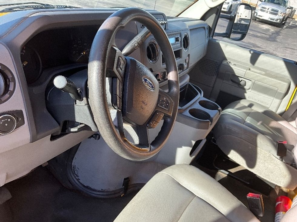 Light Duty Box Truck-Light and Medium Duty Trucks-Ford-2022-E350-Springfield-MO-97,349\n\t\tmiles-$ 27,250 - Image 17