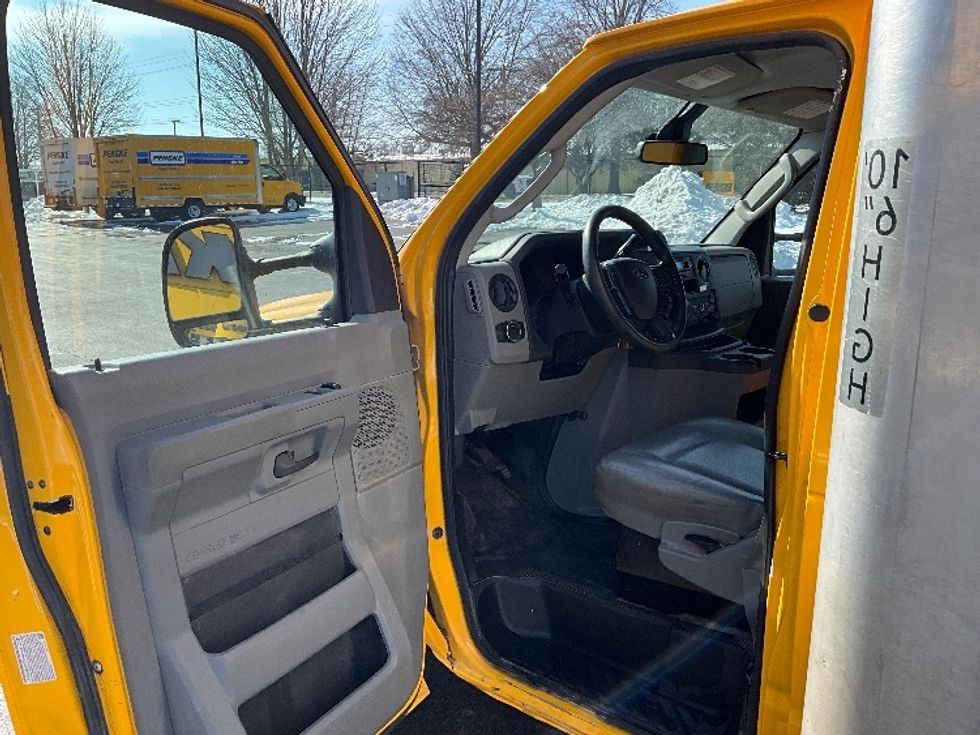 Light Duty Box Truck-Light and Medium Duty Trucks-Ford-2022-E350-Springfield-MO-97,393\n\t\tmiles-$ 28,000 - Image 13