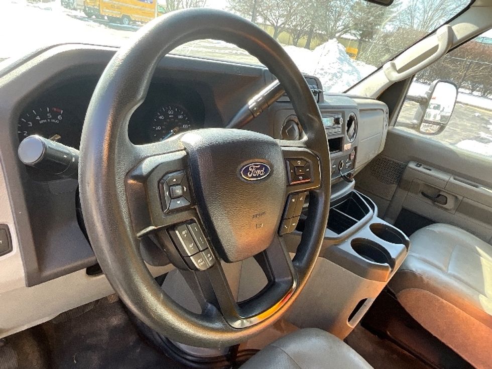 Light Duty Box Truck-Light and Medium Duty Trucks-Ford-2022-E350-Springfield-MO-97,393\n\t\tmiles-$ 28,000 - Image 14