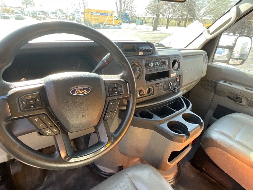 Light Duty Box Truck-Light and Medium Duty Trucks-Ford-2022-E350-Springfield-MO-97,393\n\t\tmiles-$ 28,000 - Image 15