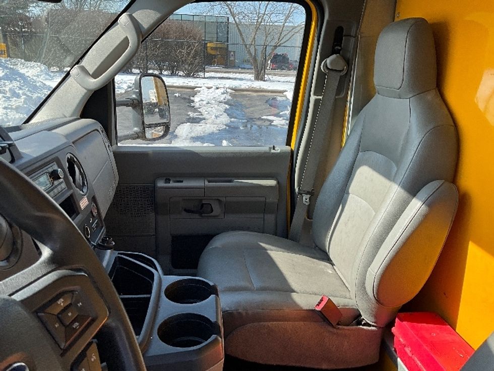Light Duty Box Truck-Light and Medium Duty Trucks-Ford-2022-E350-Springfield-MO-97,393\n\t\tmiles-$ 28,000 - Image 16