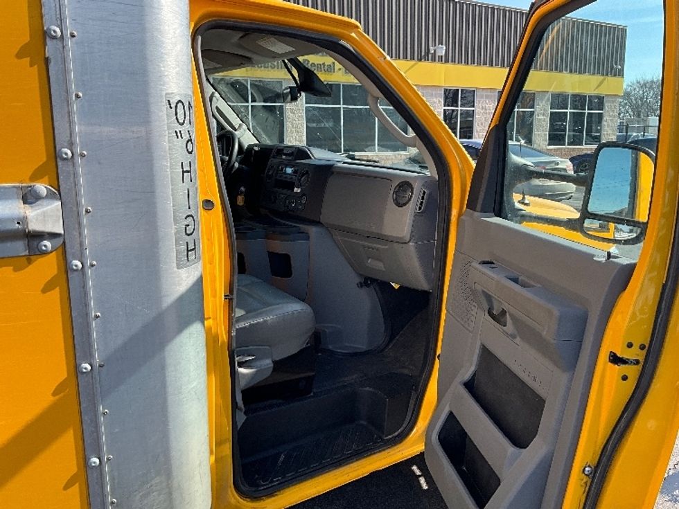 Light Duty Box Truck-Light and Medium Duty Trucks-Ford-2022-E350-Springfield-MO-97,393\n\t\tmiles-$ 28,000 - Image 17