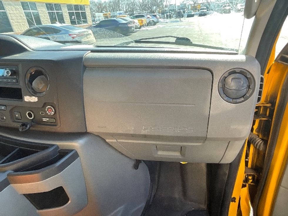 Light Duty Box Truck-Light and Medium Duty Trucks-Ford-2022-E350-Springfield-MO-97,393\n\t\tmiles-$ 28,000 - Image 18