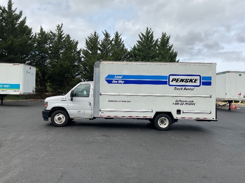 Light Duty Box Truck-Light and Medium Duty Trucks-Ford-2022-E350-Sterling-VA-63,911\n\t\tmiles-$ 39,750 - Image 14