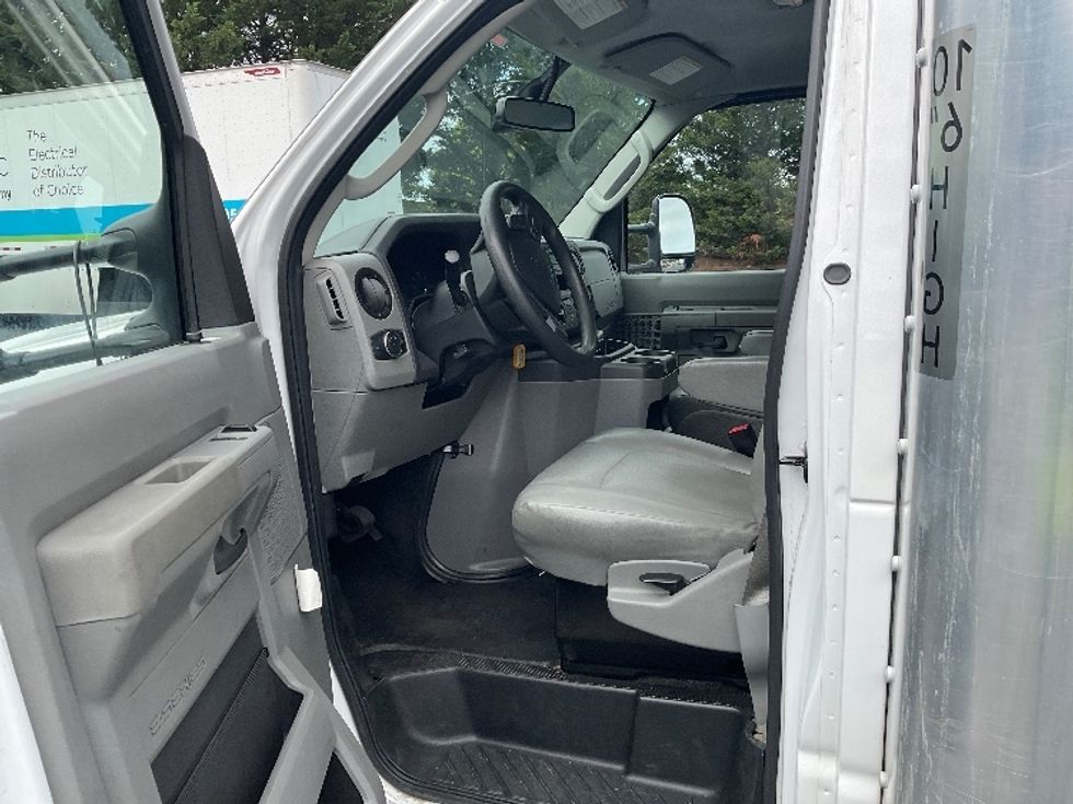 Light Duty Box Truck-Light and Medium Duty Trucks-Ford-2022-E350-Sterling-VA-63,911\n\t\tmiles-$ 39,750 - Image 15